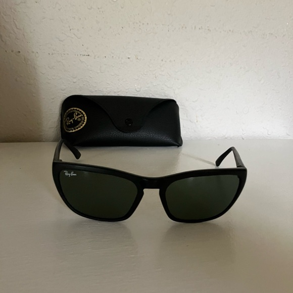 Vintage B&L Ray Ban W1846 Black PS1 Sunglasses